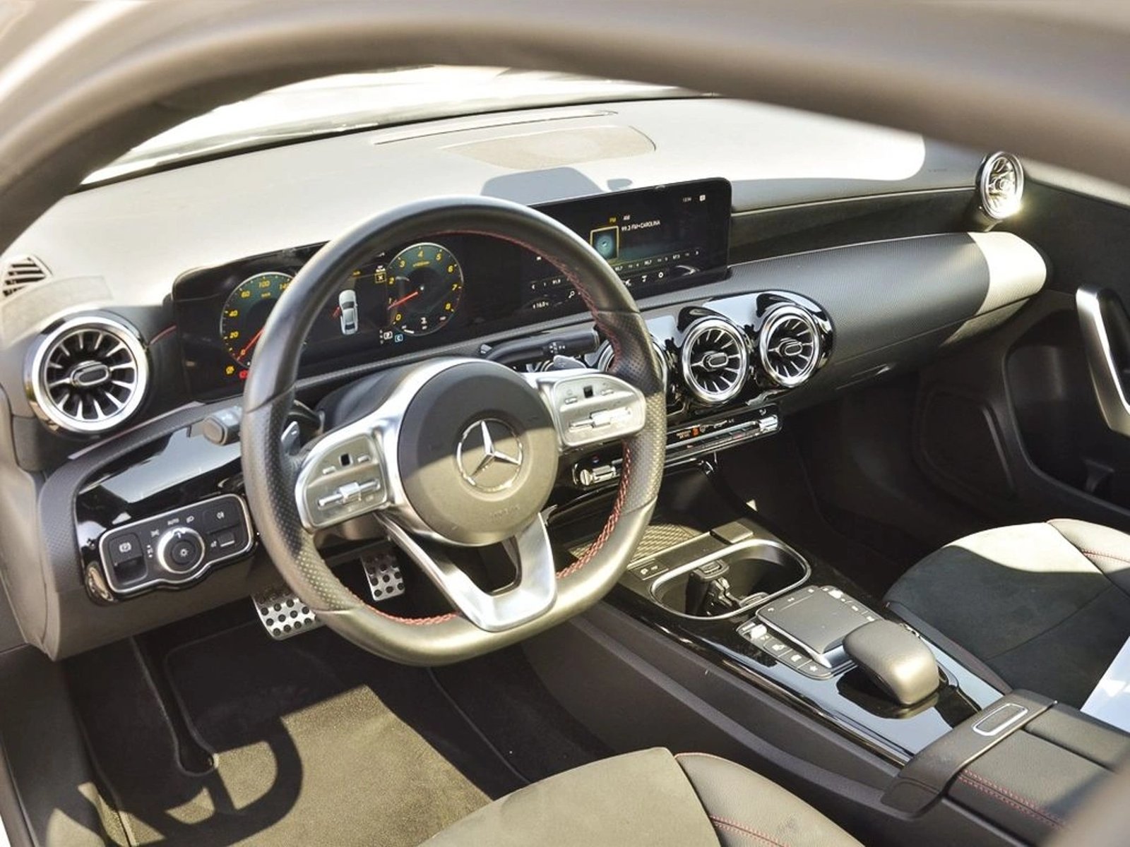 Mercedes-Benz A 250 2024 - Imagen 9 de 12