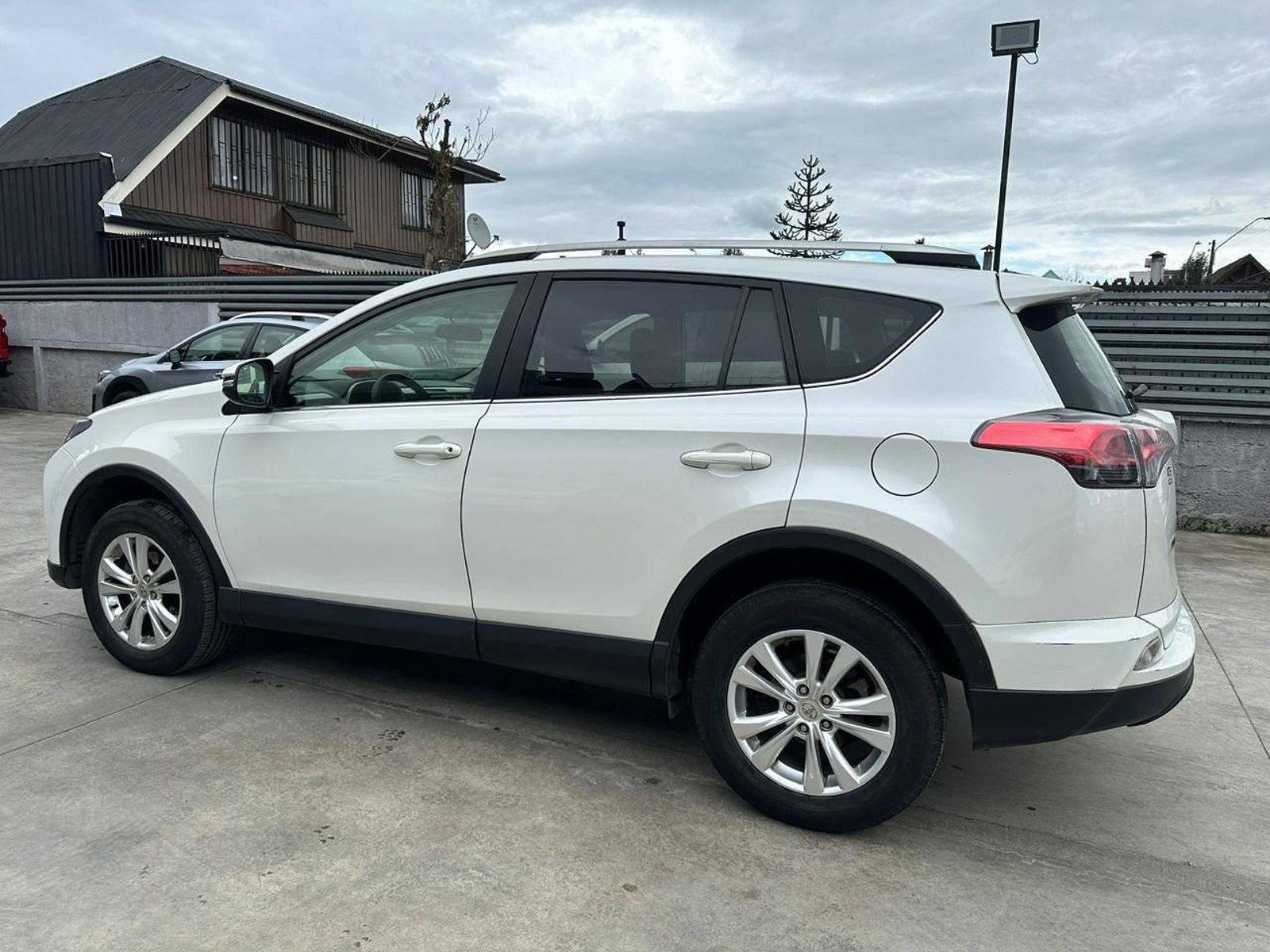 Toyota RAV4 2017 - Imagen 6 de 19
