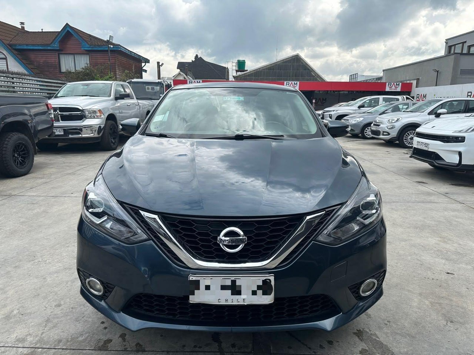Nissan SENTRA 2019 - Foto 2 de 18