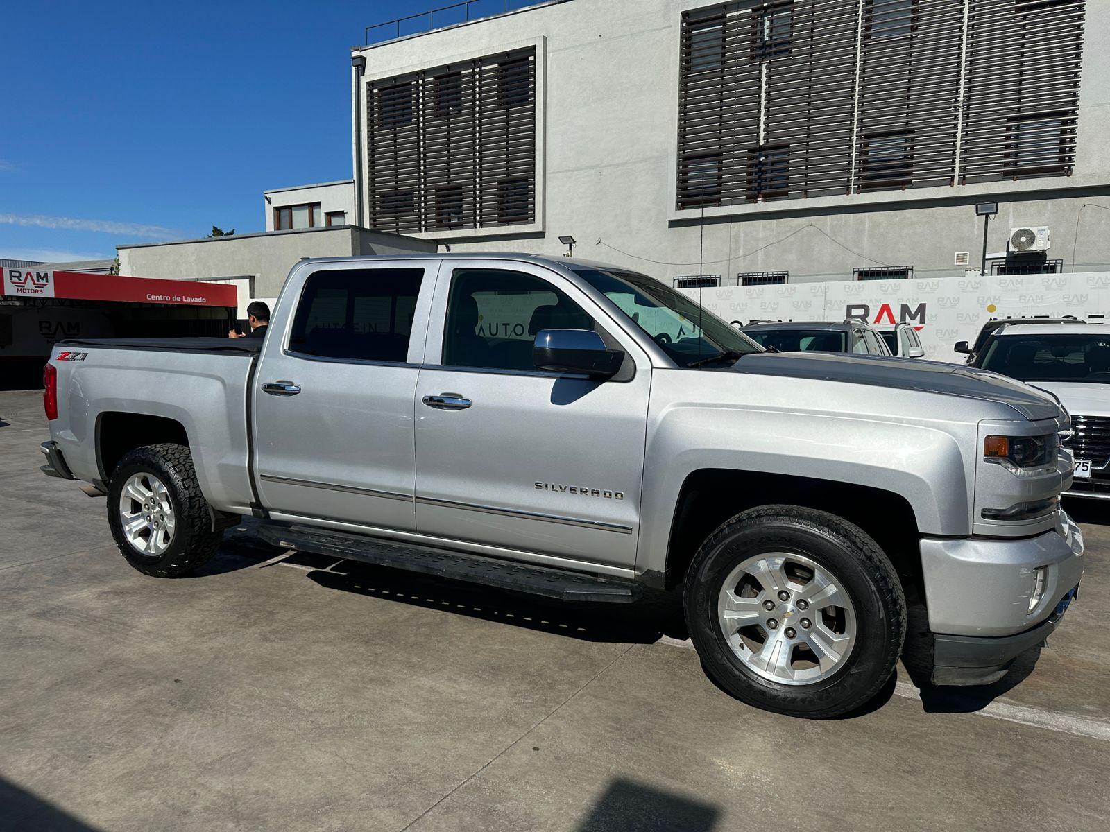 Chevrolet Silverado 2018 - Foto 3 de 19