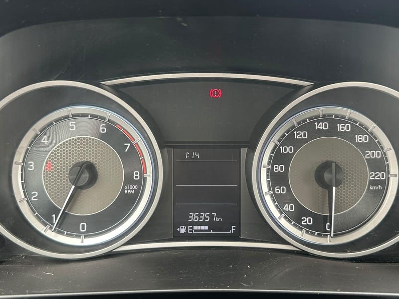Suzuki DZIRE 2022 - Imagen 13 de 17