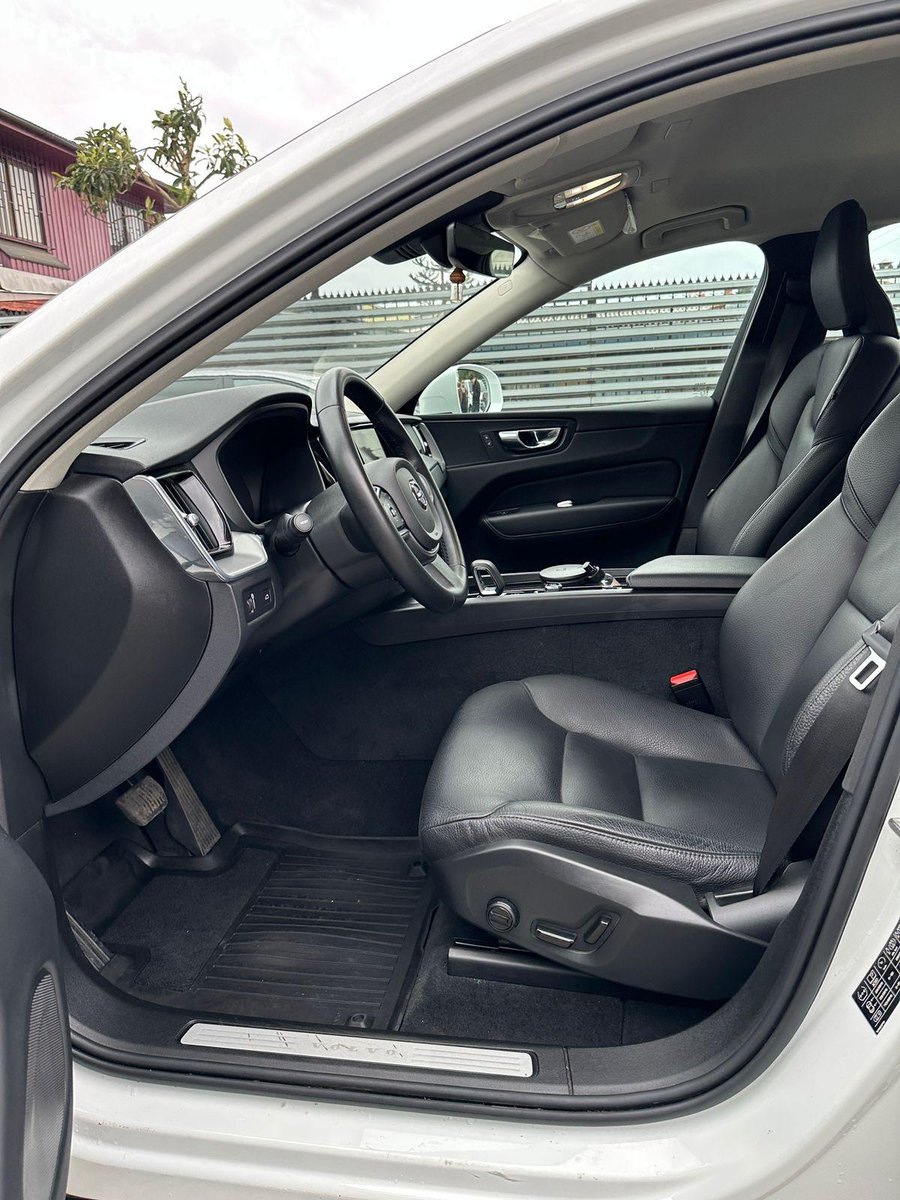 Volvo XC60 2022 - Imagen 7 de 20