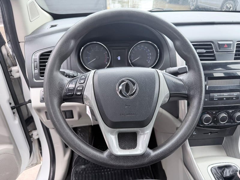 Dongfeng JOYEAR S500 LUXURY 1.5 2020 - Imagen 12 de 19