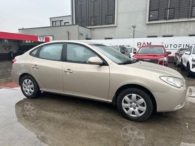 Hyundai ELANTRA 1.6 2010 - Imagen 3 de 18