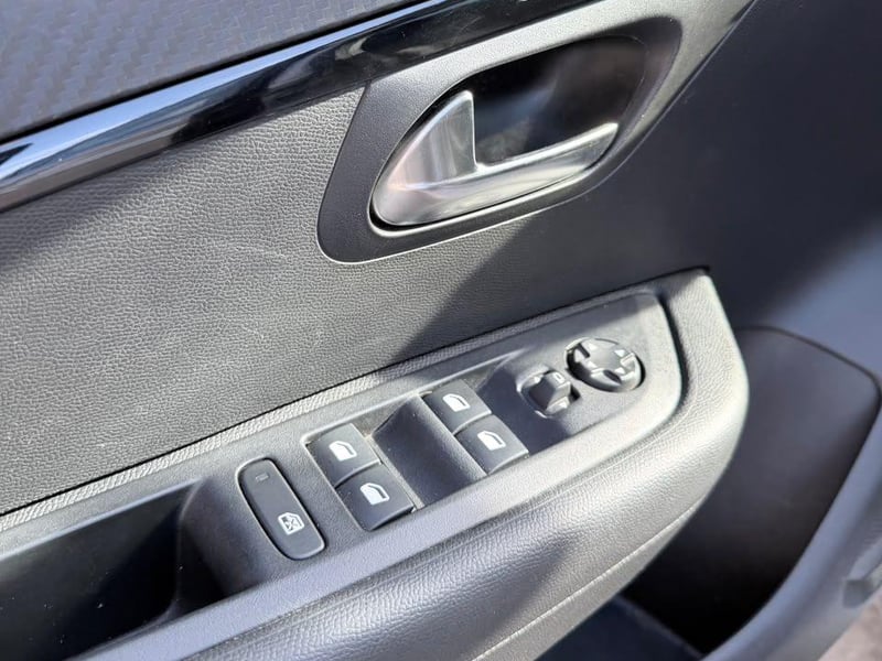 Peugeot 208 2023 - Imagen 10 de 19