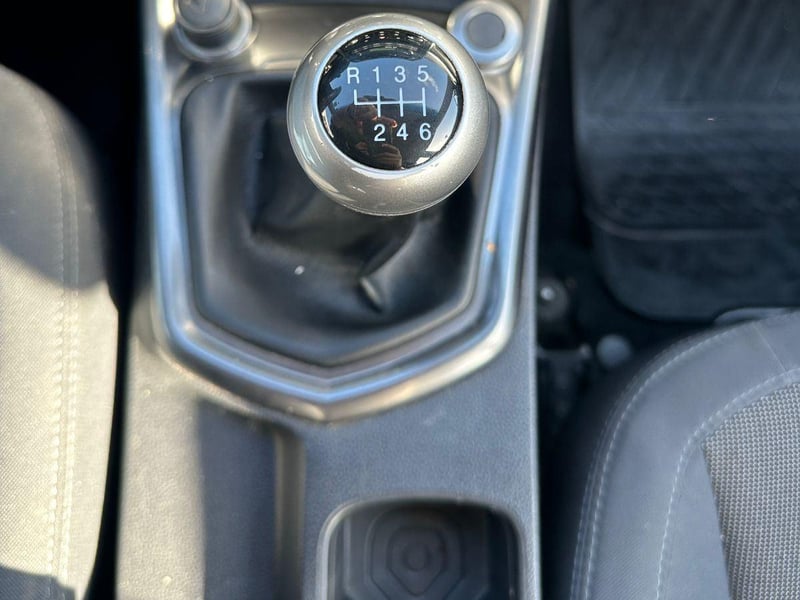 SsangYong Tivoli 2021 - Imagen 16 de 19