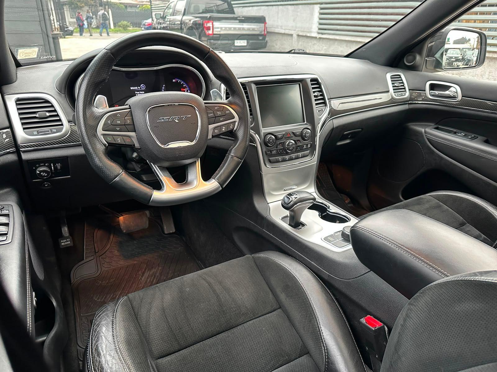 Jeep GRAND CHEROKEE 6.4 AUT 2014 - Imagen 17 de 19