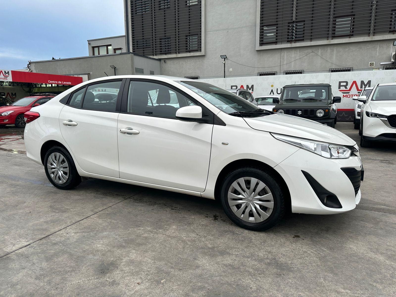 Toyota YARIS 2020 - Foto 3 de 19