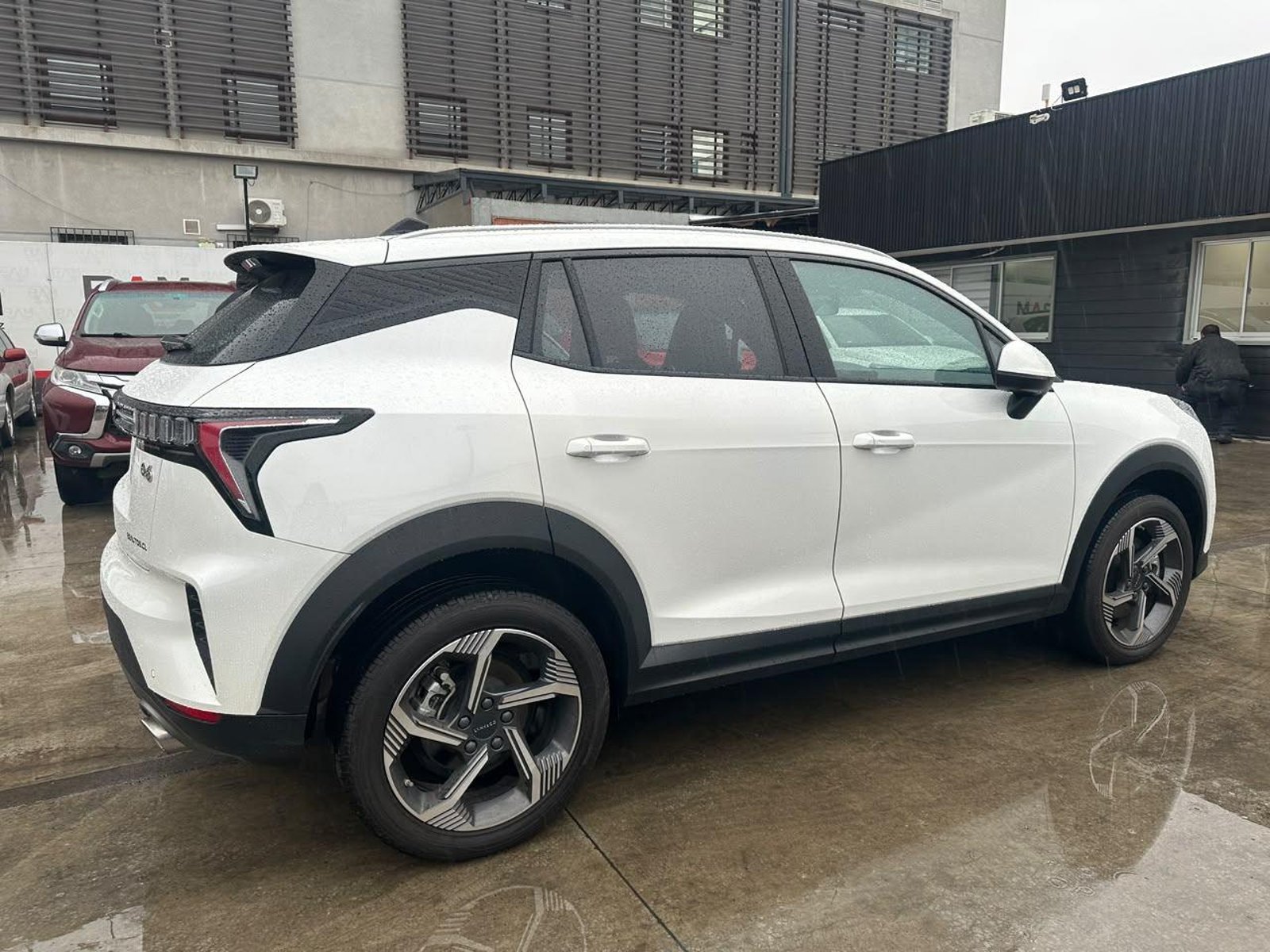 Lynk & Co 06 2025 - Foto 4 de 19