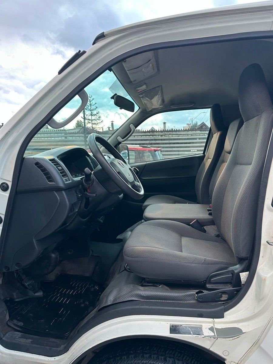 Toyota HIACE 2018 - Imagen 7 de 19