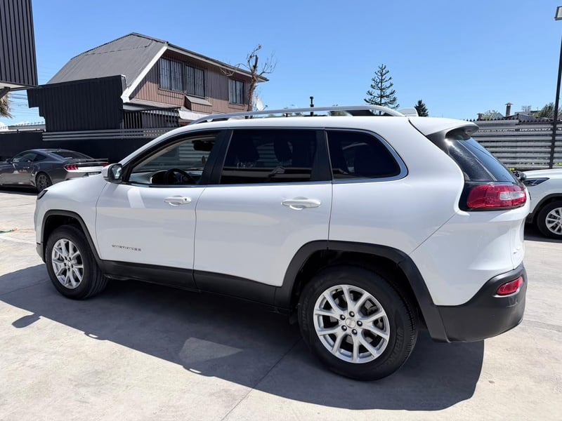 Jeep CHEROKEE 2017 - Imagen 6 de 19