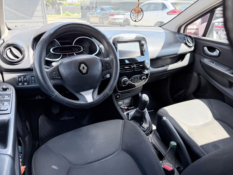 Renault CLIO 2016 - Imagen 17 de 19