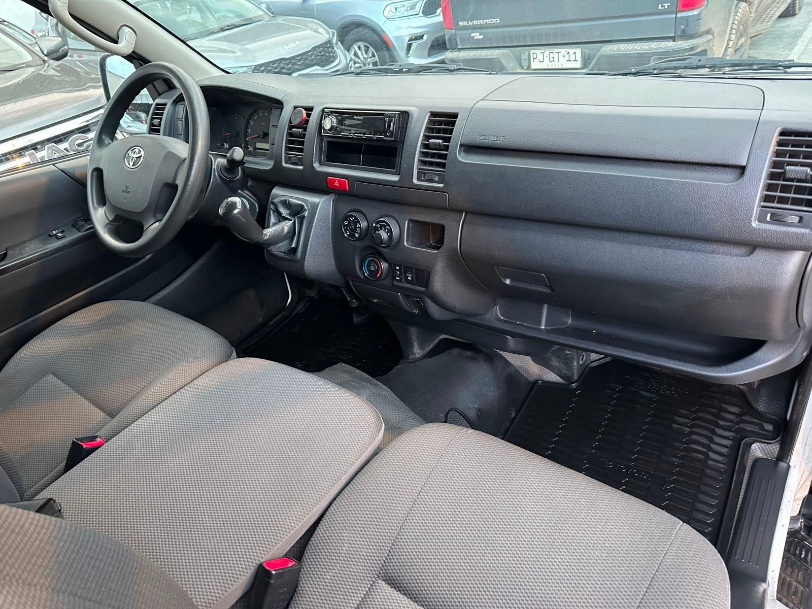 Toyota HIACE 2018 - Imagen 8 de 19