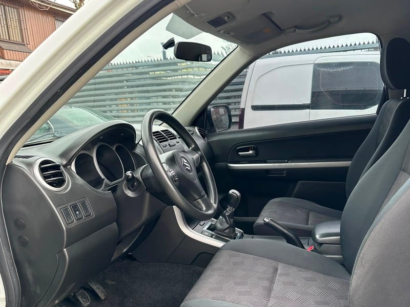 Suzuki GRAND VITARA GLX 4X4 2016 - Imagen 7 de 15