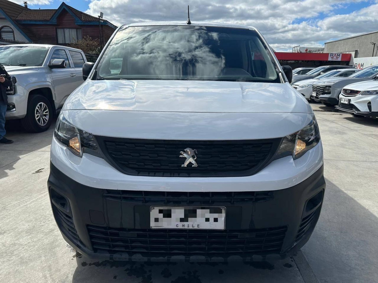 Peugeot PARTNER 2023 - Foto 2 de 19