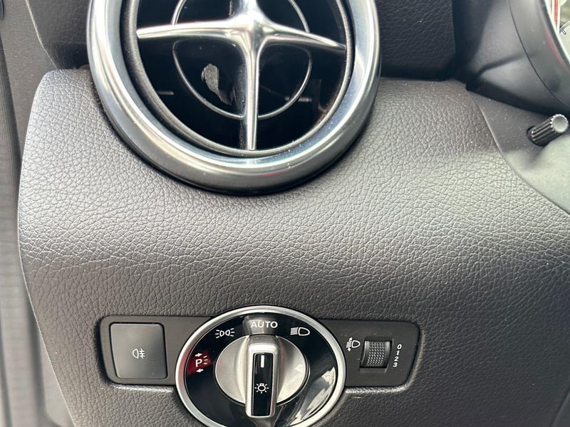 Mercedes-Benz SLK-Class 2016 - Imagen 11 de 19