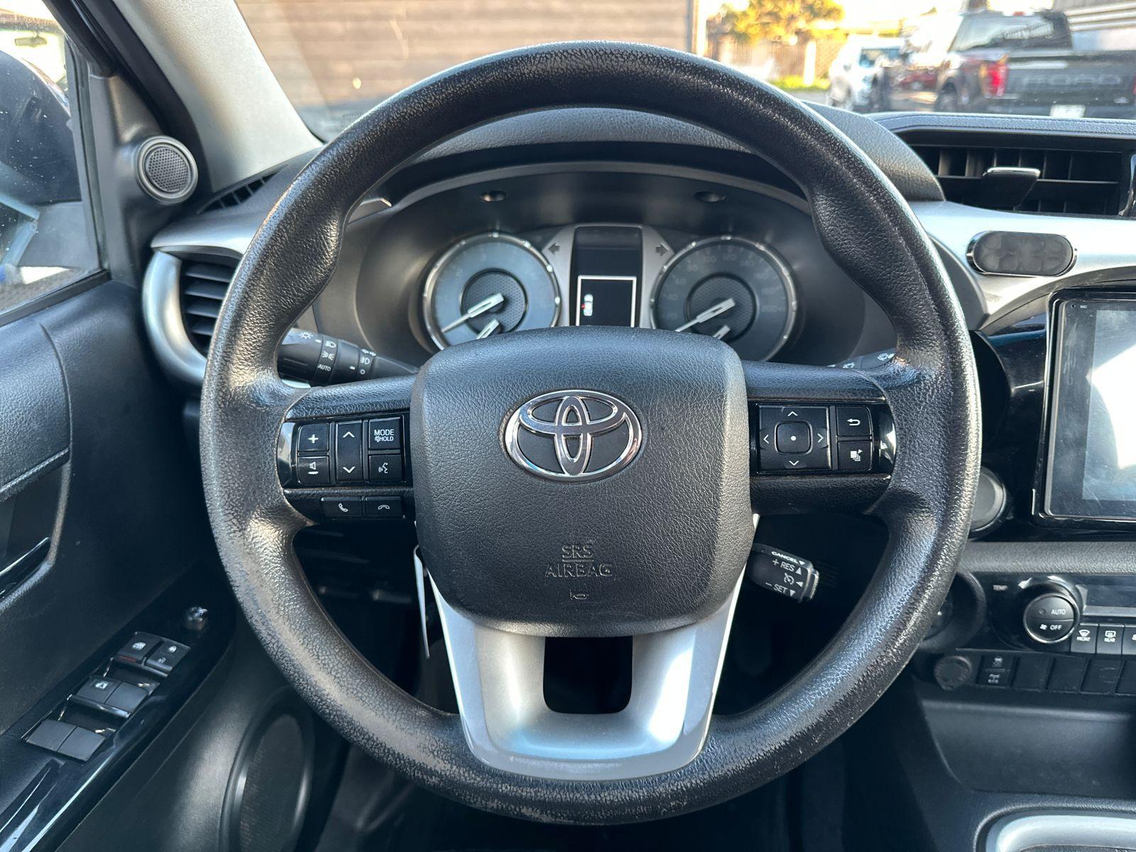 Toyota HILUX 2023 - Imagen 12 de 19