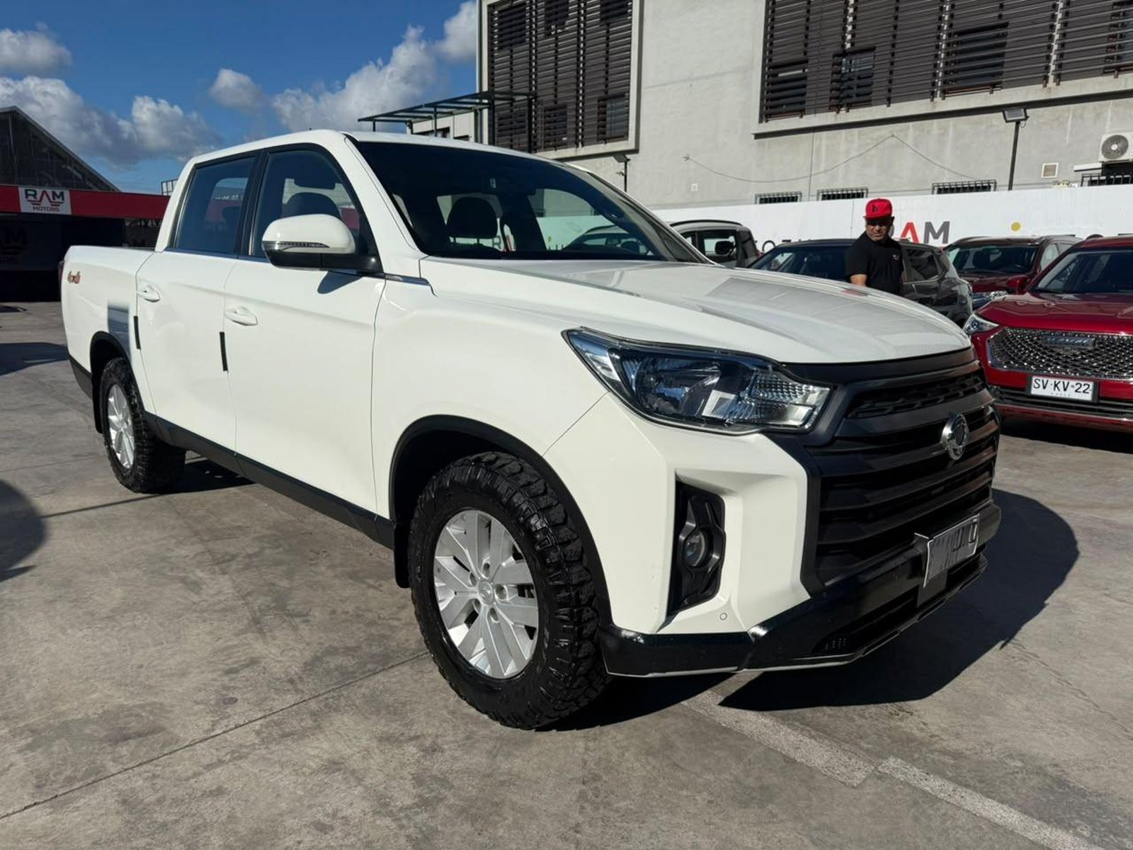 SsangYong MUSSO GRAND 2023 - Foto 3 de 17