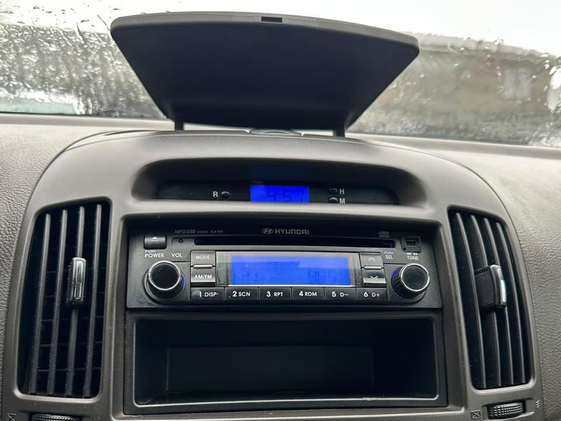 Hyundai ELANTRA 1.6 2010 - Imagen 14 de 18