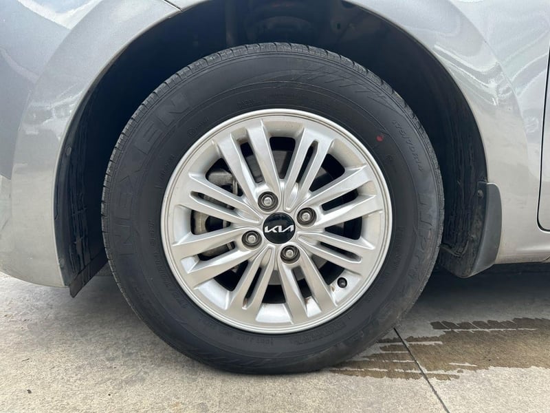 Kia SOLUTO 2024 - Imagen 19 de 19