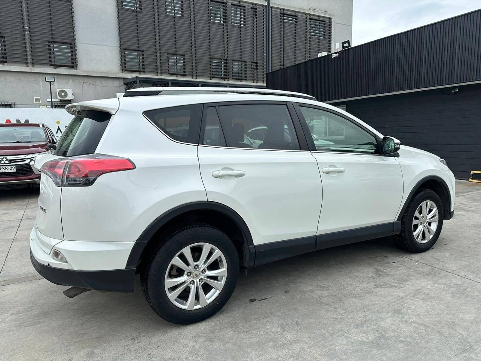 Toyota RAV4 2017 - Foto 4 de 19