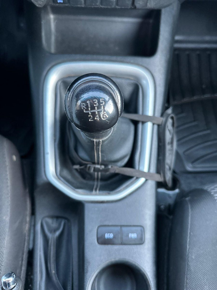 Toyota HILUX 2023 - Imagen 16 de 19