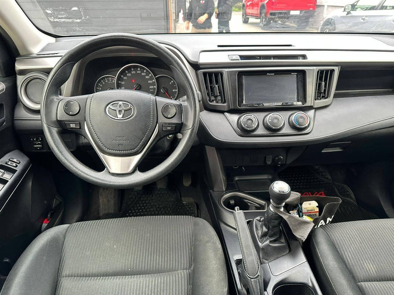 Toyota RAV4 2017 - Imagen 8 de 19