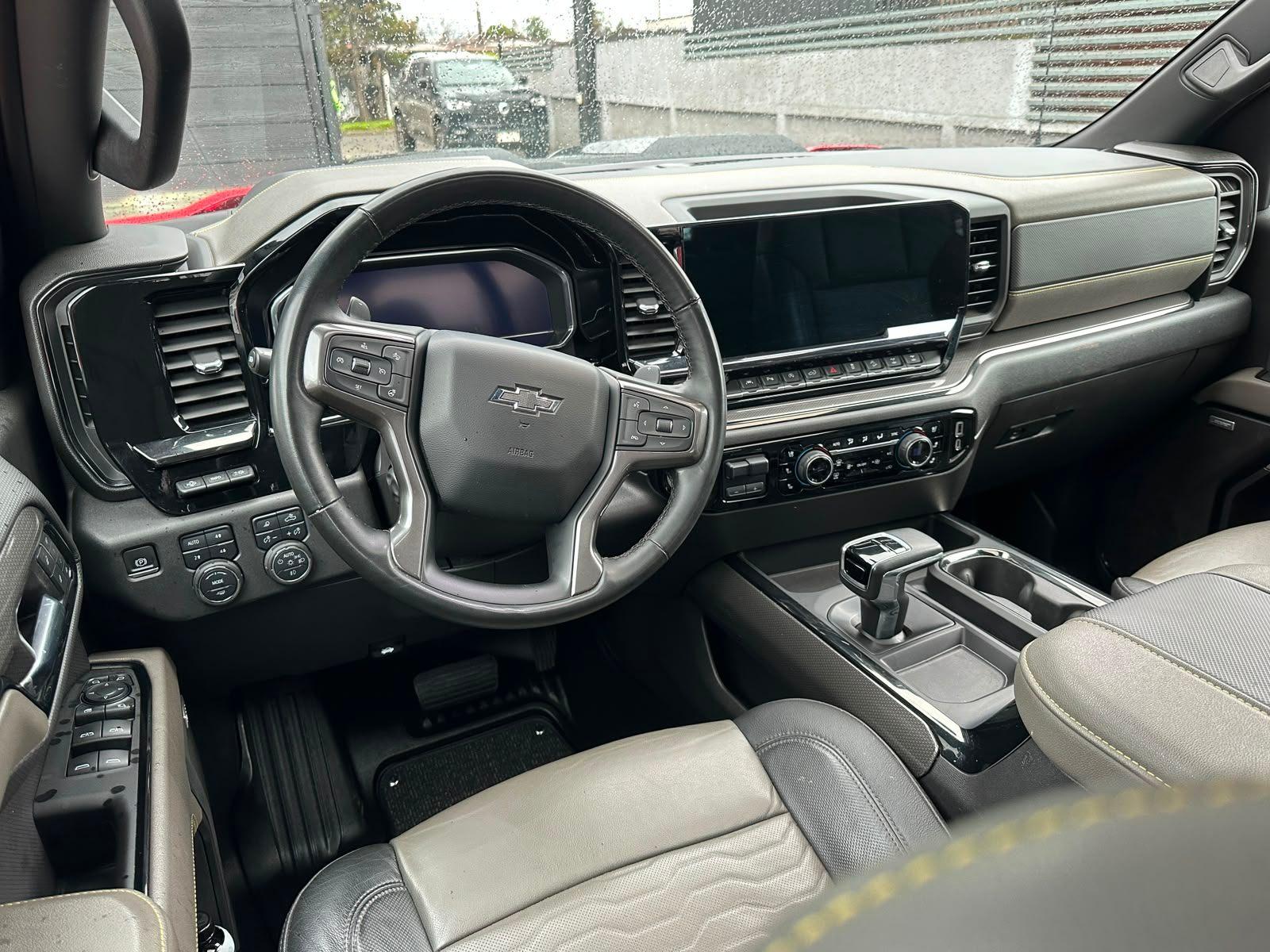 Chevrolet SILVERADO 2024 - Imagen 18 de 20