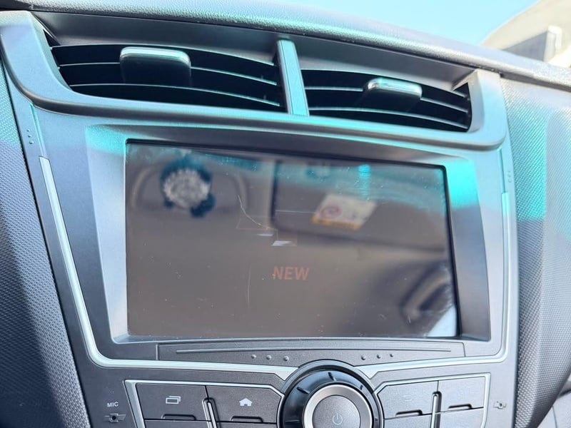 Chevrolet SAIL 2023 - Imagen 15 de 19