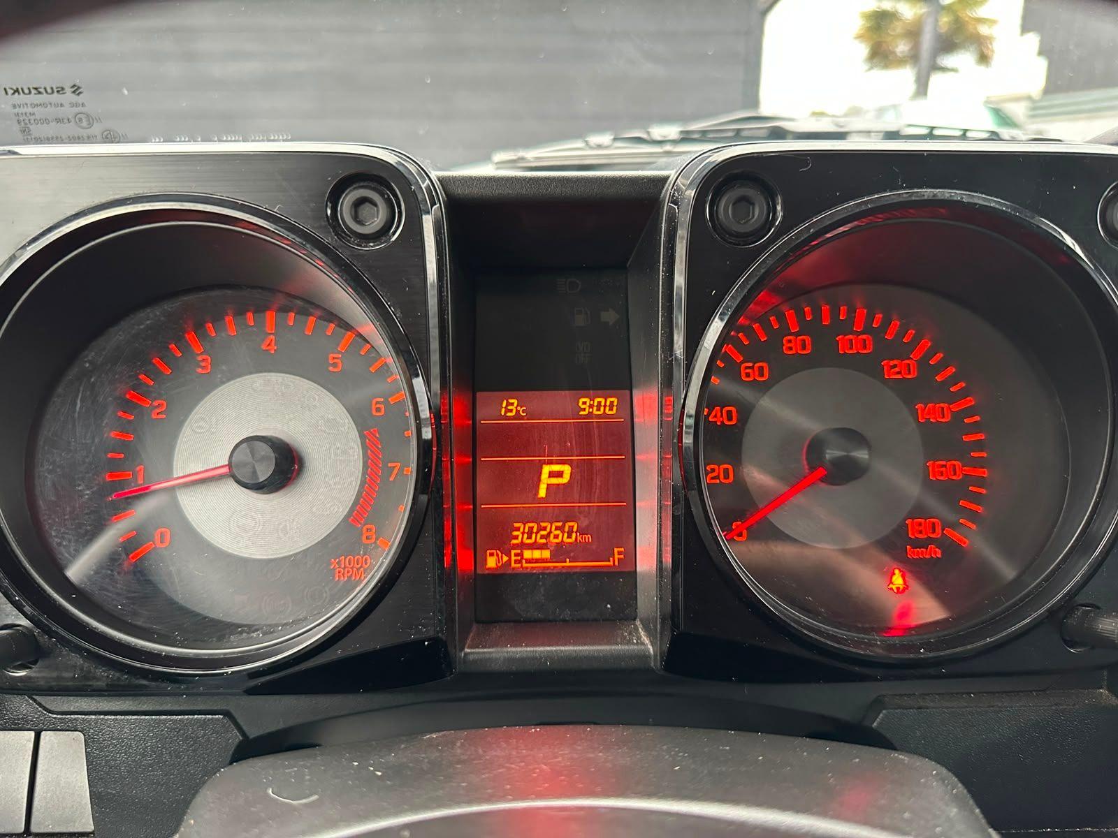 Suzuki JIMNY 2024 - Imagen 13 de 18