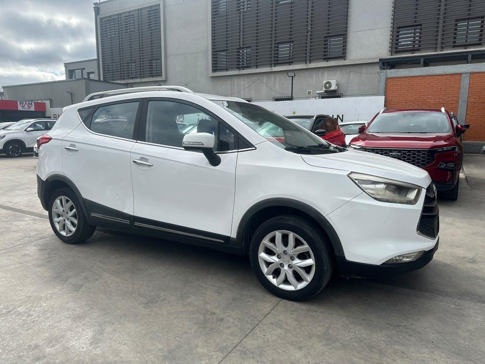 JAC S3 2016 - Foto 3 de 18