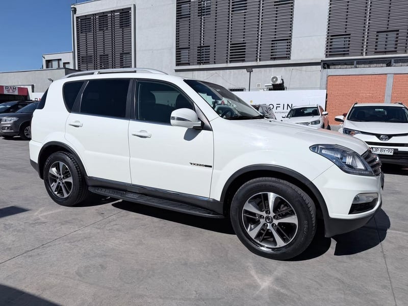 SsangYong REXTON 2017 - Imagen 3 de 19