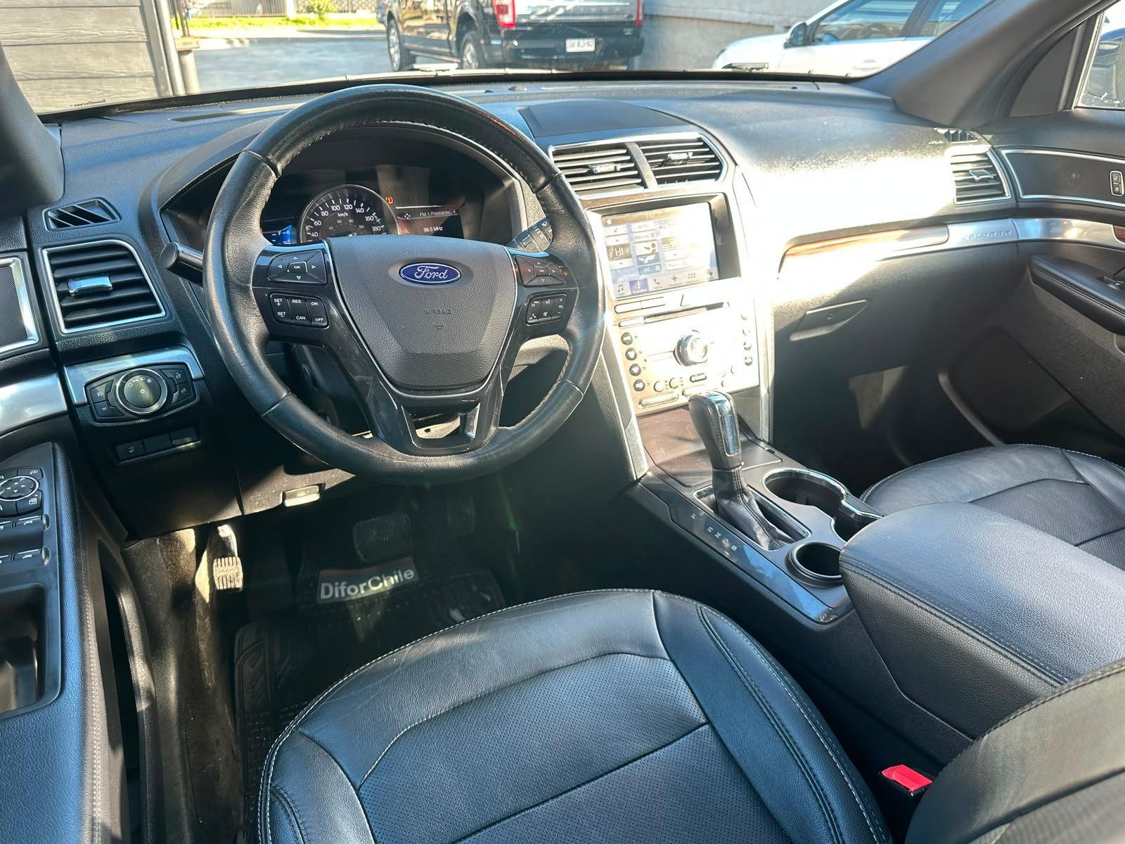 Ford EXPLORER 2018 - Imagen 17 de 19