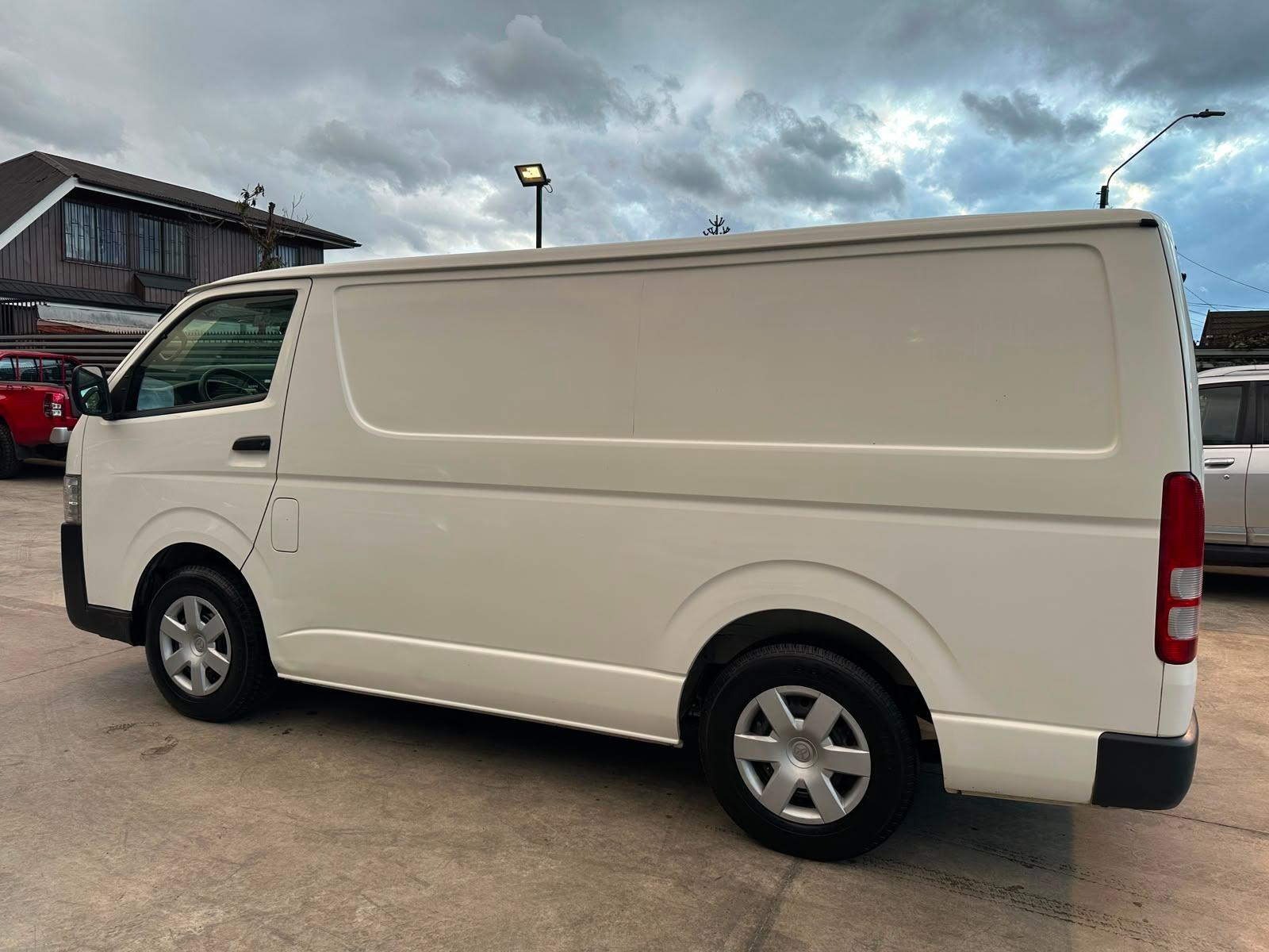 Toyota HIACE 2018 - Imagen 6 de 19