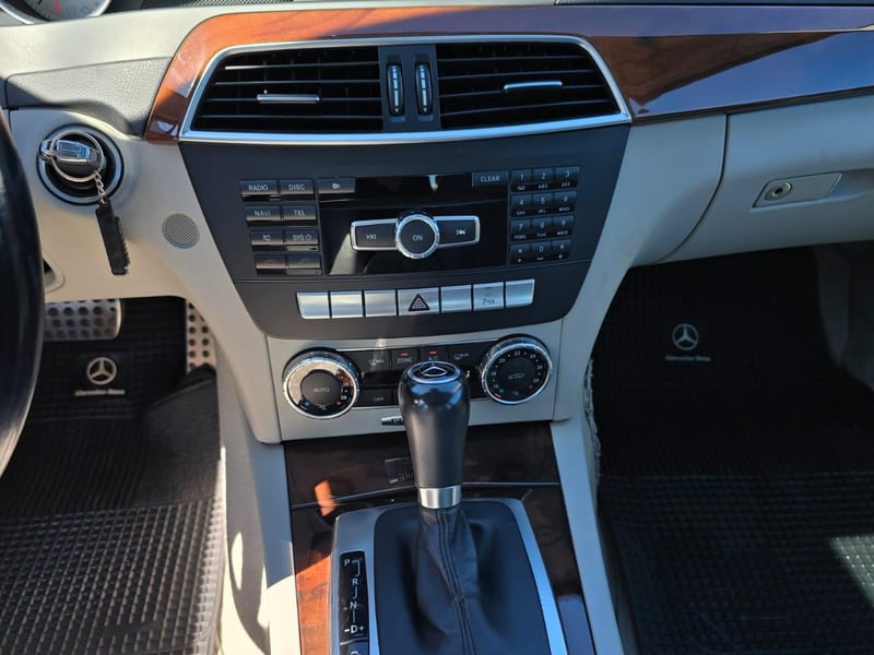 Mercedes-Benz C200 2012 - Imagen 13 de 17
