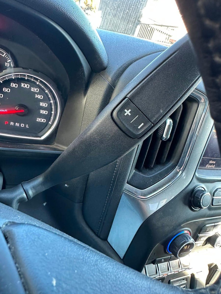 Chevrolet SILVERADO 2021 - Imagen 16 de 19
