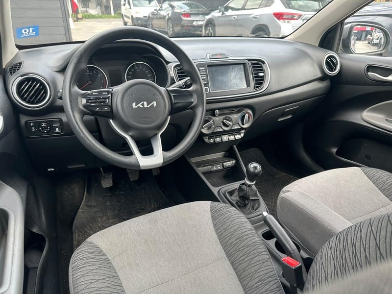 Kia SOLUTO 2024 - Imagen 17 de 19