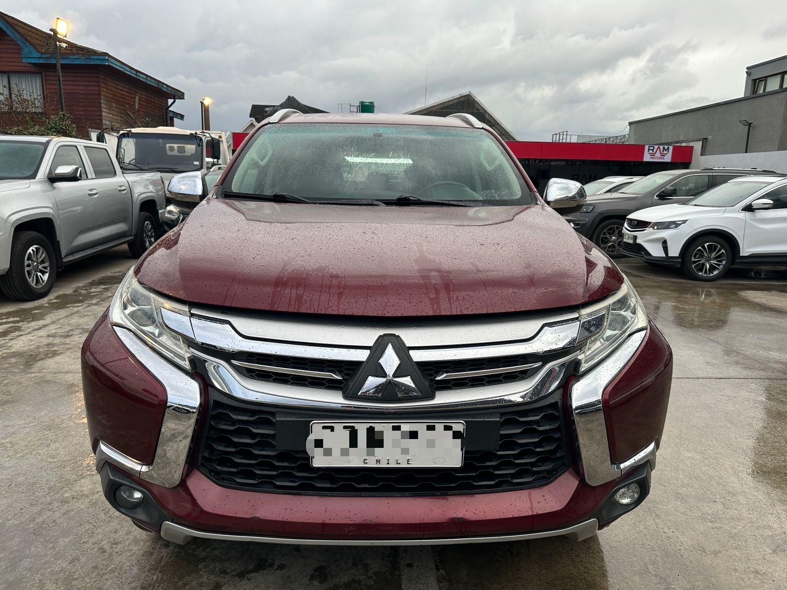 Mitsubishi MONTERO SPORT 2017 - Foto 2 de 19