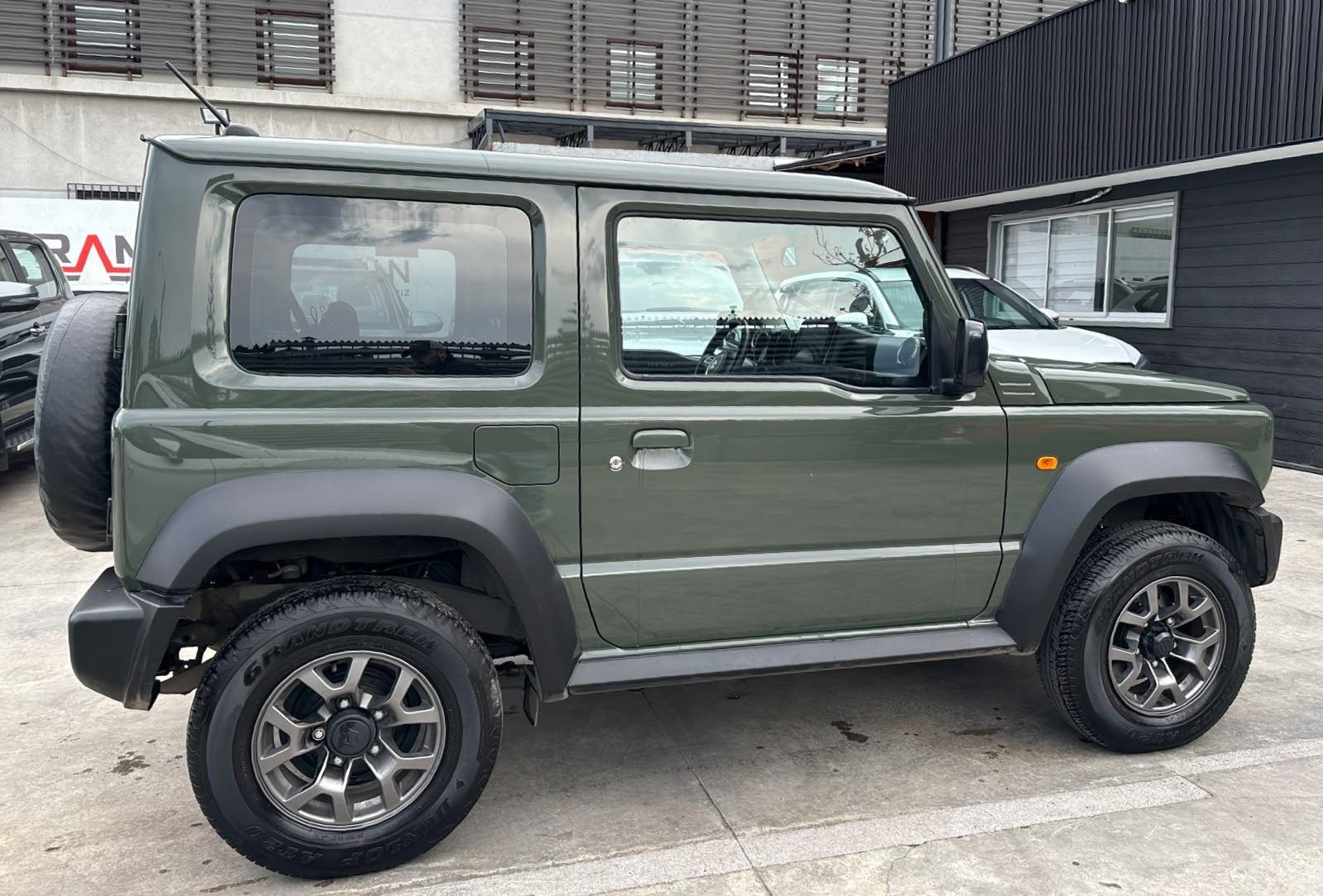 Suzuki JIMNY 2024 - Imagen 4 de 18