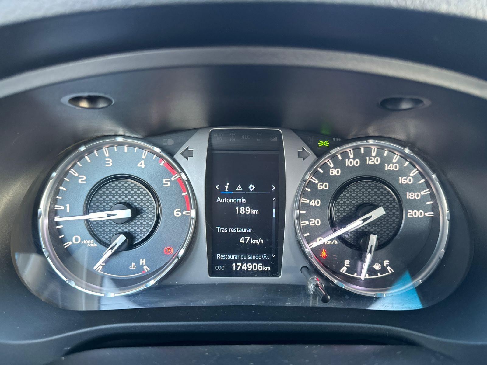 Toyota HILUX 2023 - Imagen 13 de 19