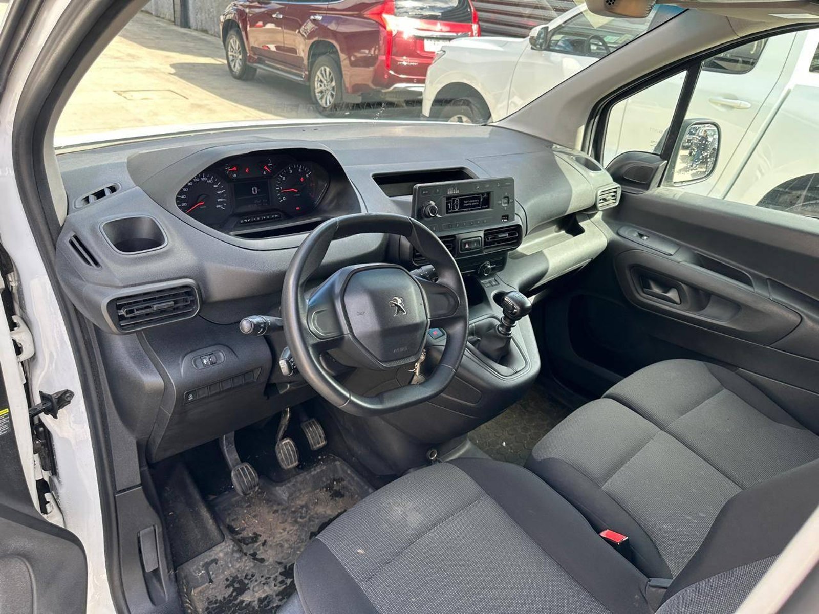Peugeot PARTNER 2023 - Imagen 8 de 19