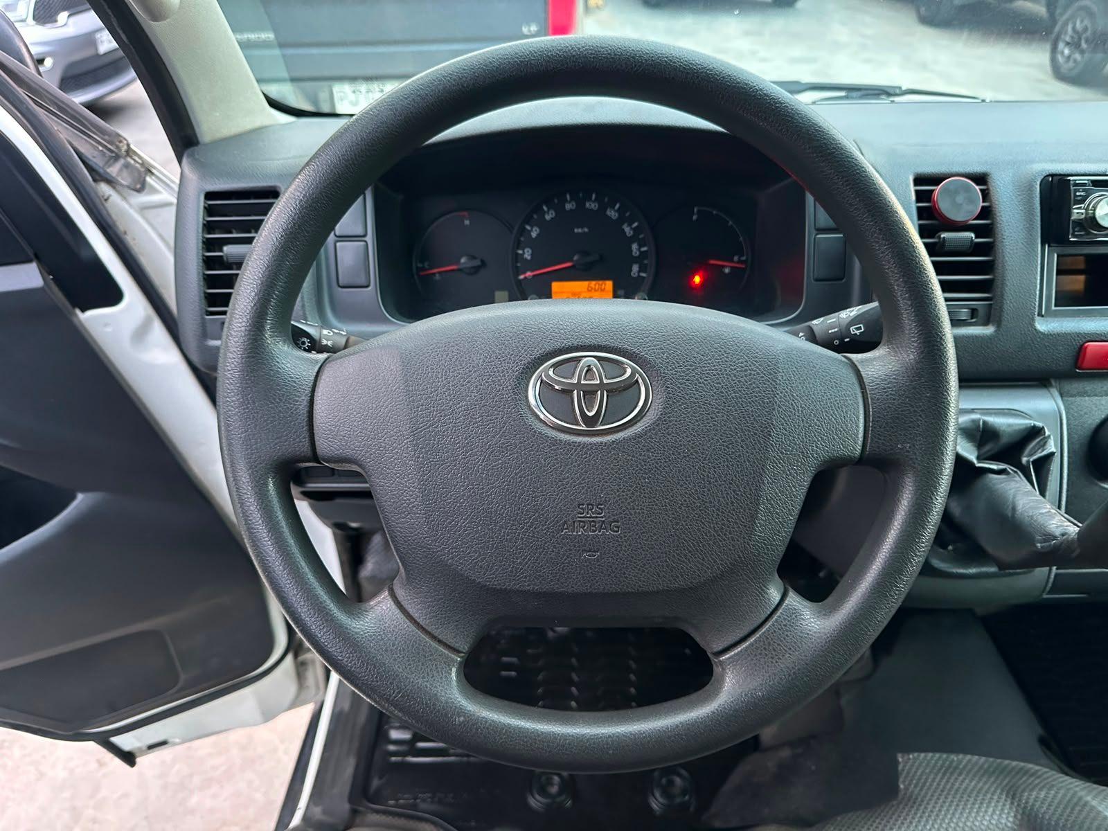 Toyota HIACE 2018 - Imagen 12 de 19