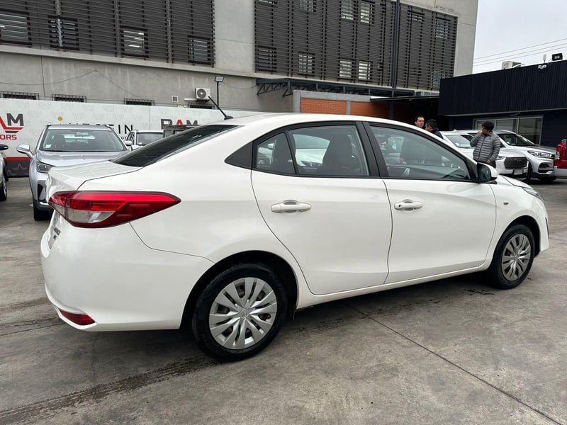 Toyota YARIS 2020 - Imagen 4 de 19