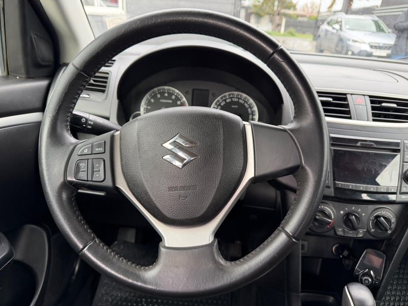 Suzuki SWIFT 2016 - Imagen 12 de 19