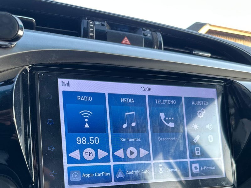 Toyota HILUX 2023 - Imagen 15 de 19