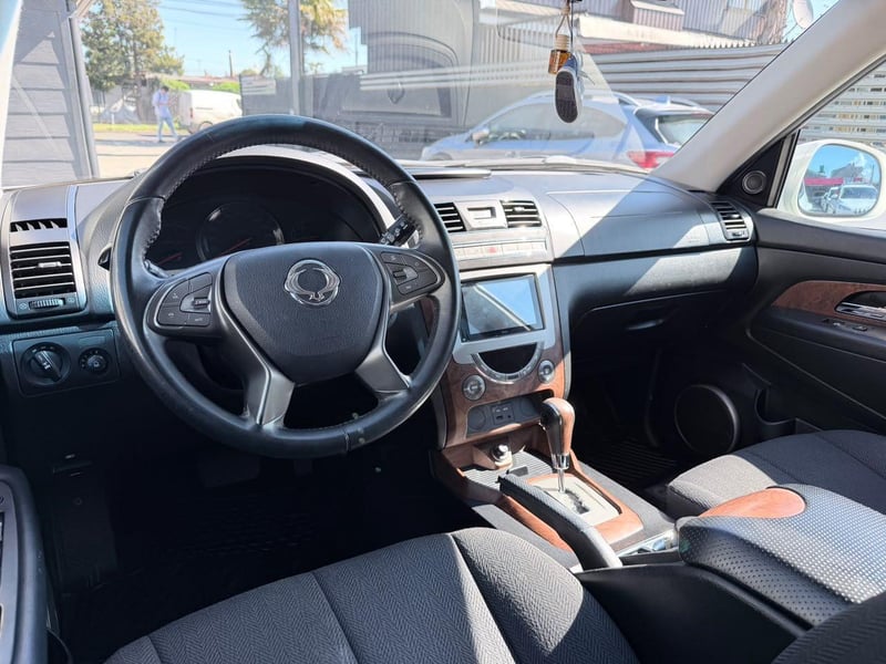 SsangYong REXTON 2017 - Imagen 17 de 19