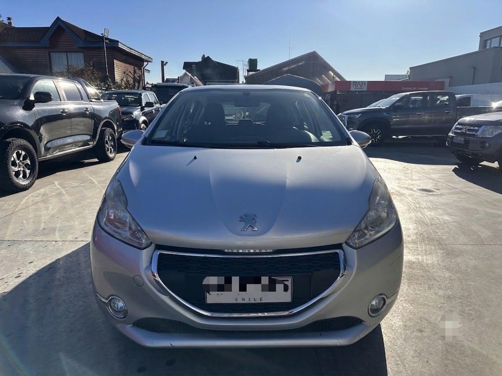 Peugeot 208 2015 - Foto 2 de 19