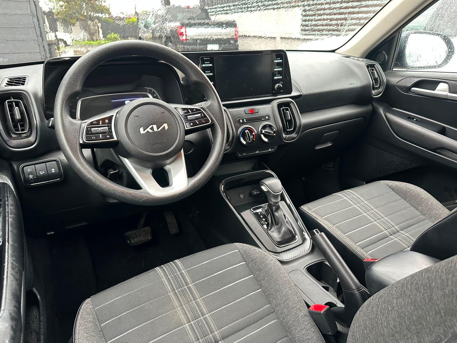 Kia SONET 2025 - Imagen 16 de 18