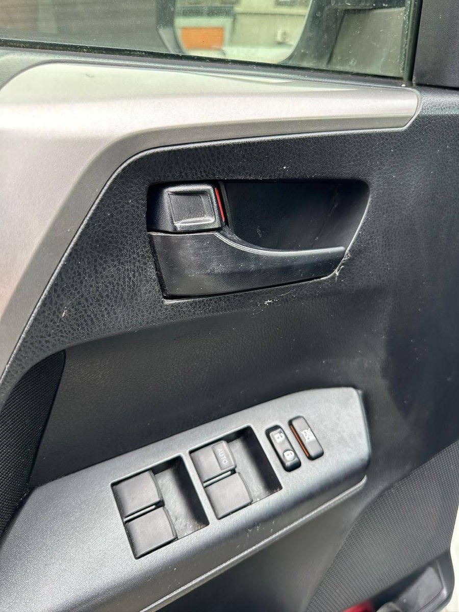 Toyota RAV4 2017 - Imagen 10 de 19