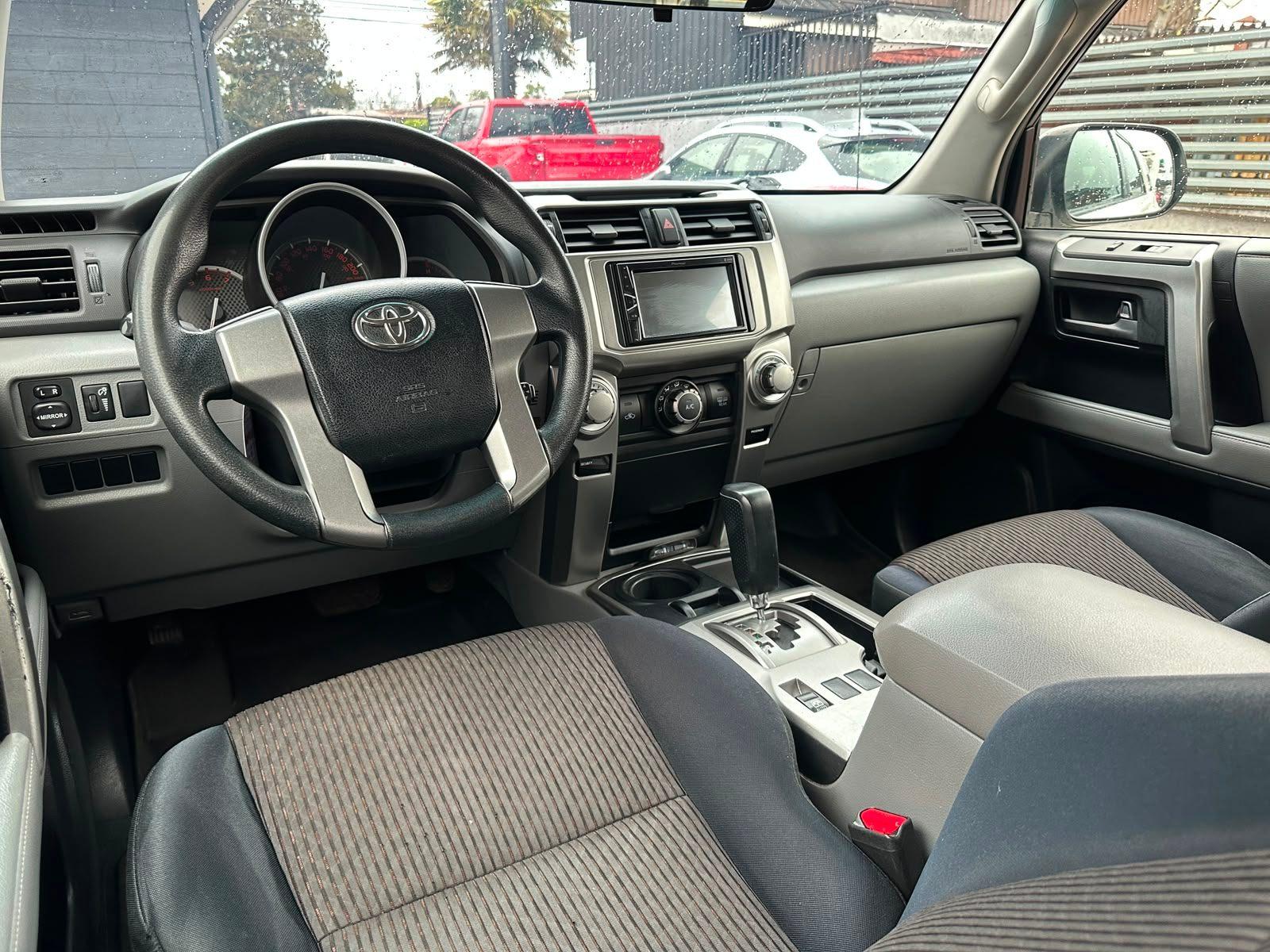 Toyota 4RUNNER 2012 - Imagen 17 de 19